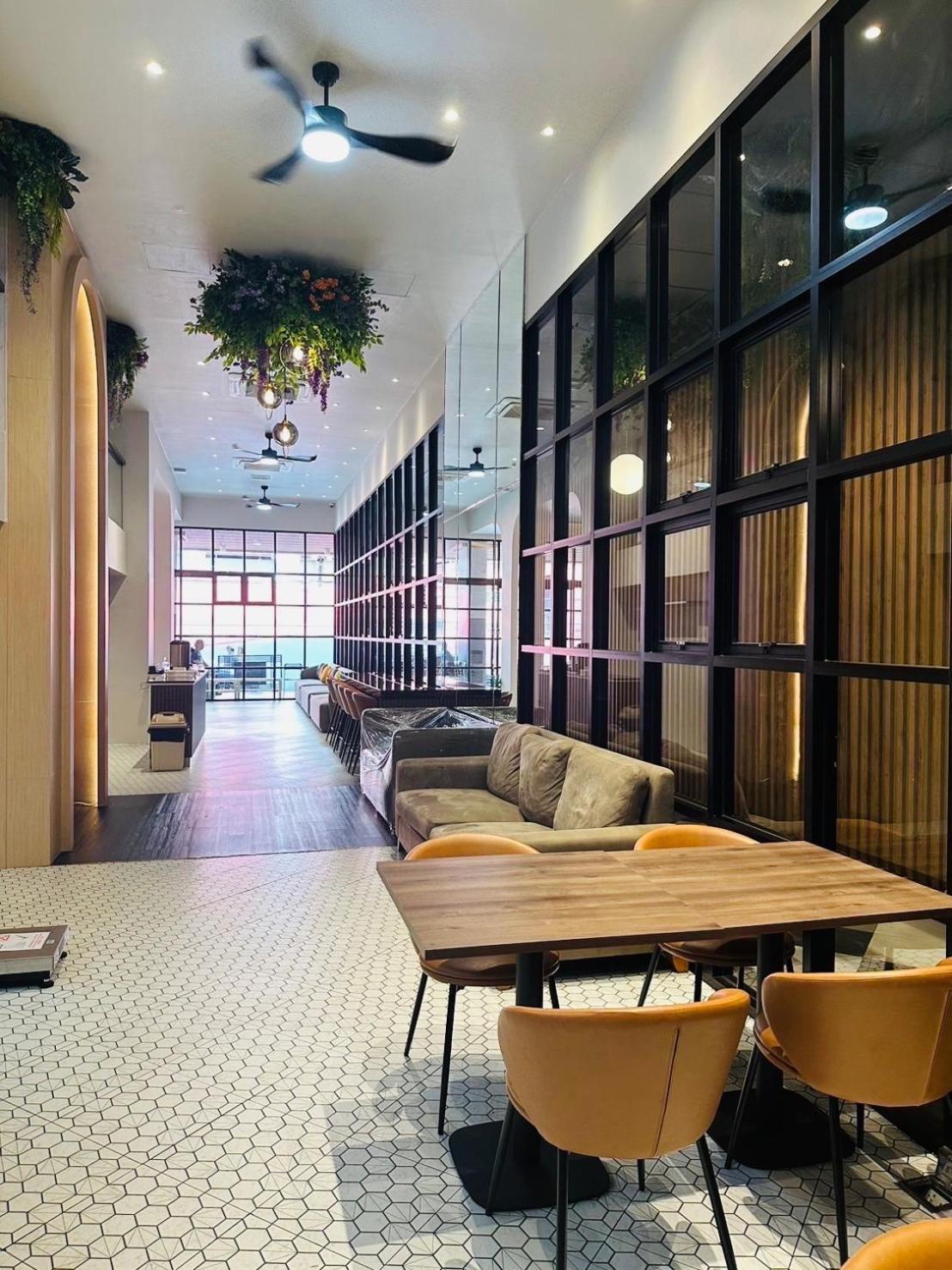 14 Sathorn Hotel No-Parking Bangkok Bagian luar foto